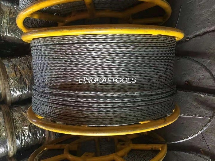 22mm ひもでつながれる 4 つの束ねられた導体のための反ねじれ鋼線ロープ